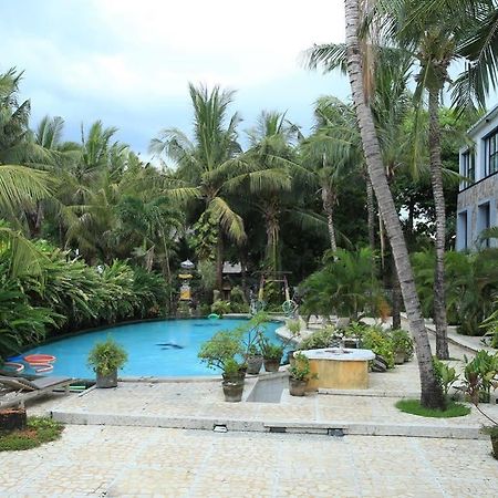 Hotel Reddoorz @ Padma Utara Legian Esterno foto