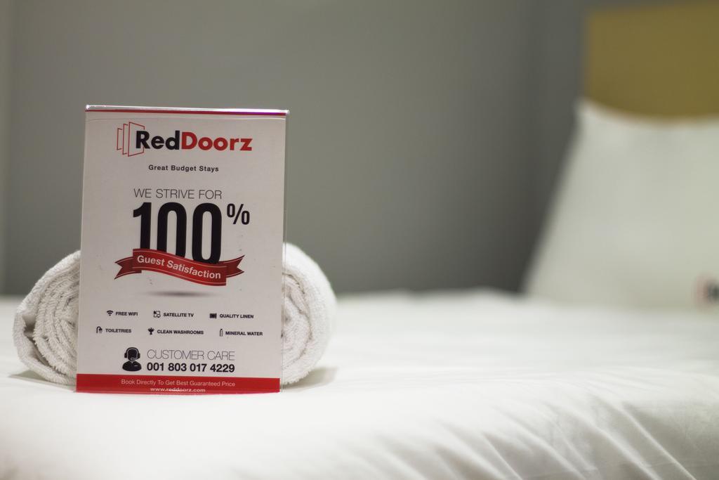 Hotel Reddoorz @ Padma Utara Legian Esterno foto