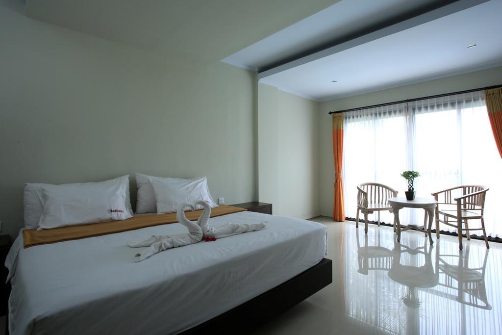 Hotel Reddoorz @ Padma Utara Legian Esterno foto